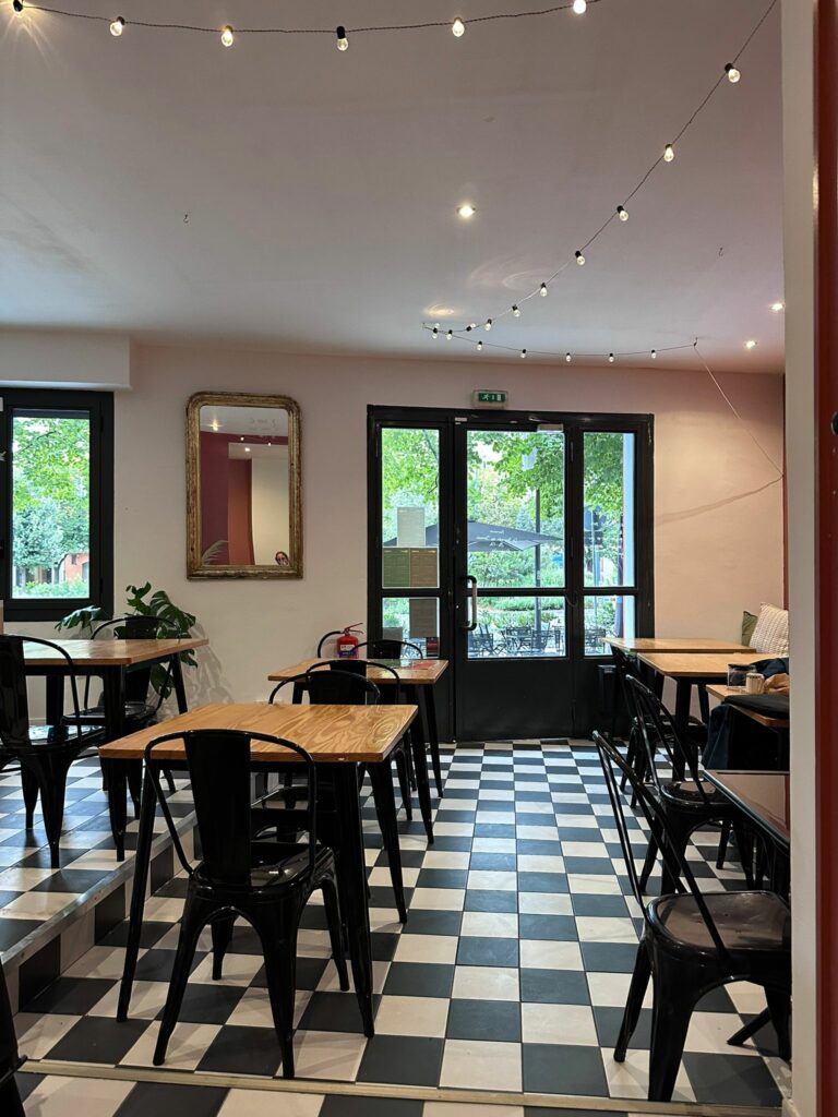 WhatsApp Image 2025-10-06 at 11.04.08 (1)